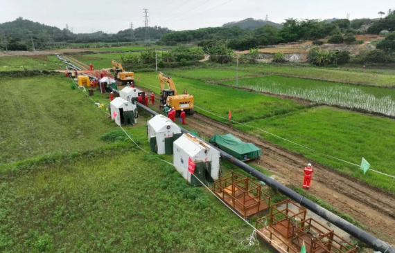 �ܵ��ֳн��Ľ��(li��n)ͨ�ܵ�����Ͷ�a(ch��n)